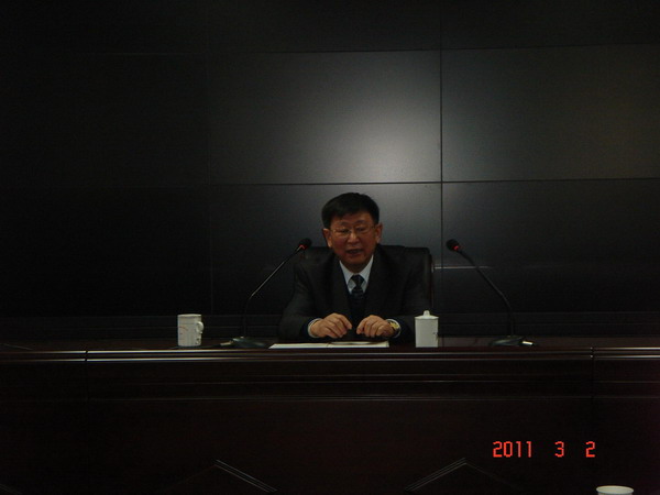 集團董事席華武總經(jīng)理、王重樂副總經(jīng)理，集團書記張正山親臨培訓(xùn)現(xiàn)場為大家授課